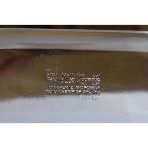 Pyrex Clear Glass Loaf PanBaking Dish  Oven and Microwave Safe - Picture 3 of 6